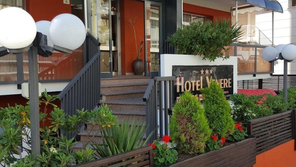 Hotel Venere Римини Екстериор снимка