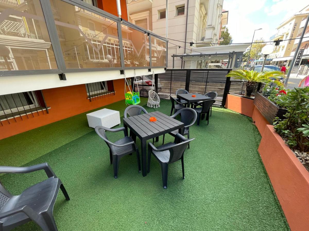 Hotel Venere Римини Екстериор снимка