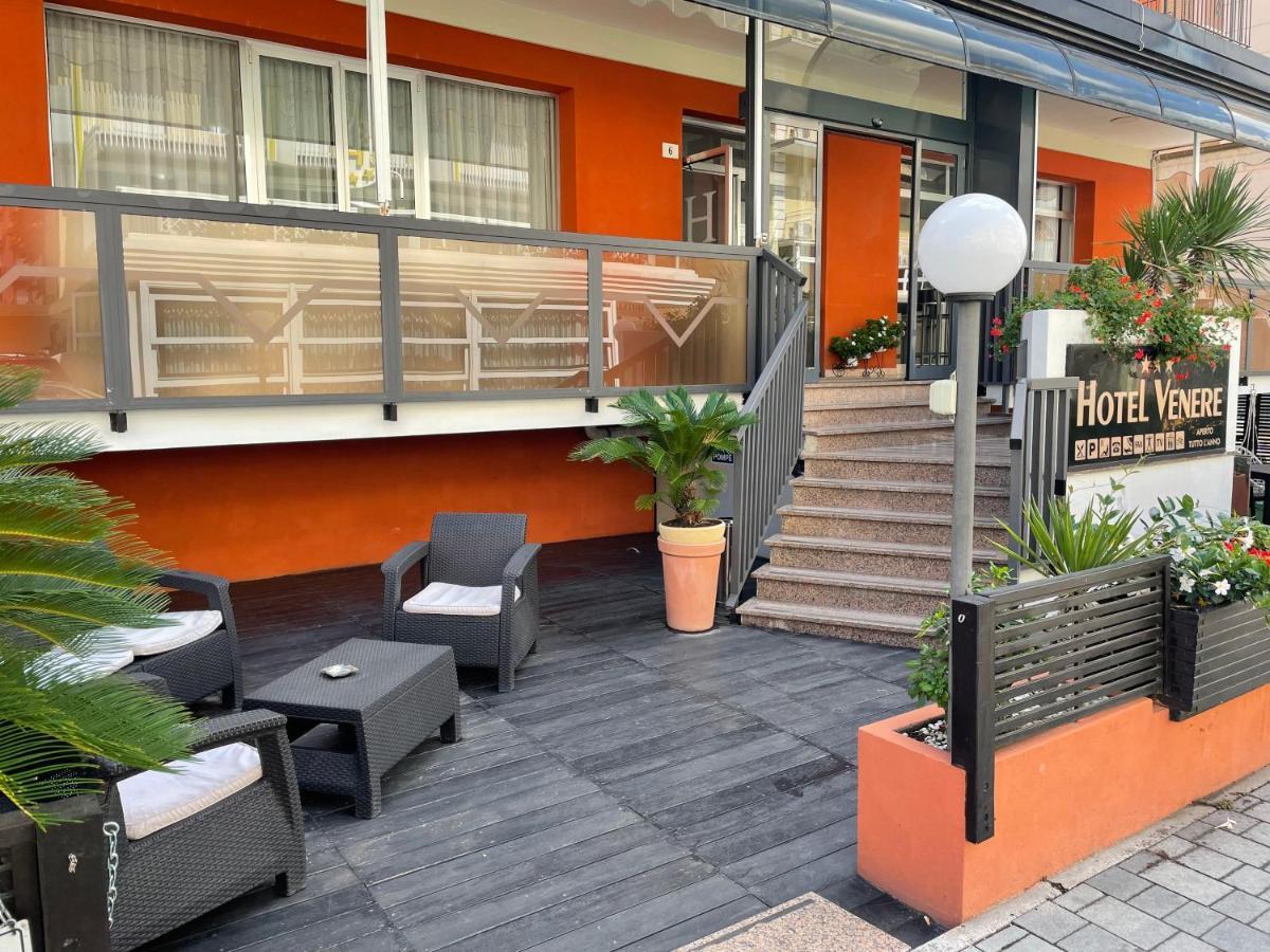 Hotel Venere Римини Екстериор снимка