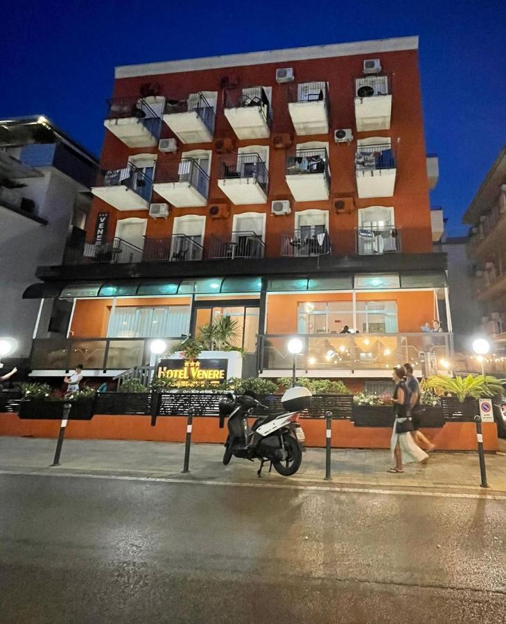 Hotel Venere Римини Екстериор снимка