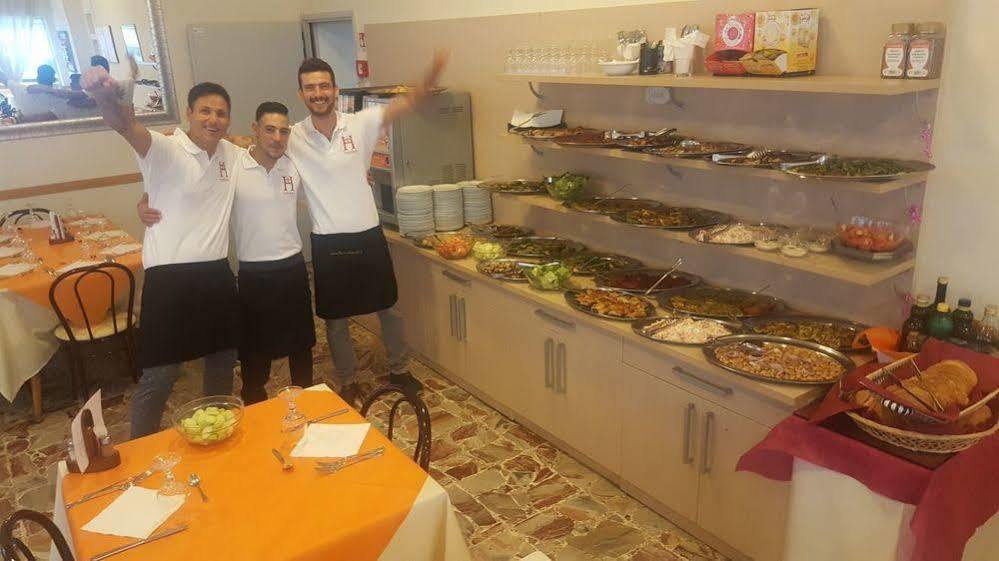 Hotel Venere Римини Екстериор снимка